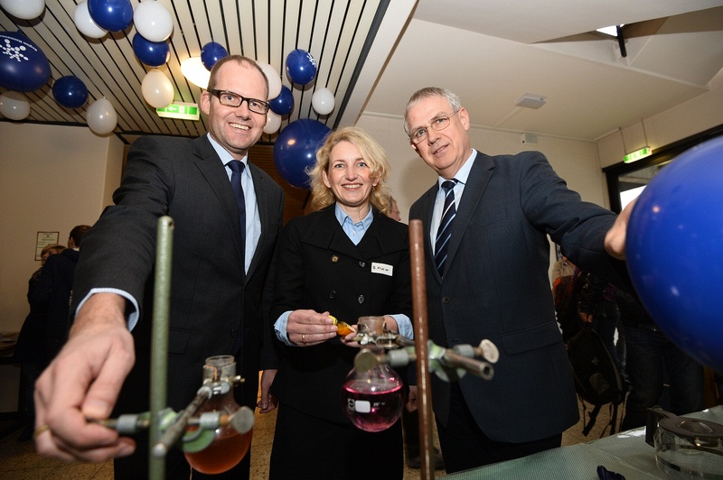 100 Jahre Chemie- und Pharmazieschule der Justus-von-Liebig-Schule